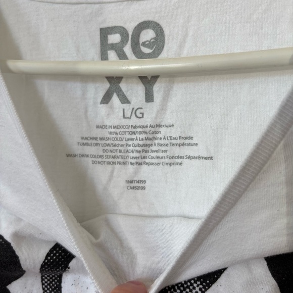 🎉4/30$🎉 Roxy White Long Sleeve Graphic Surf Tee - Size L - Picture 2 of 4